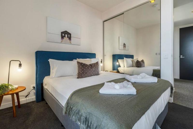 Stunning Panoramic Views | Heart of Richmond - image 2