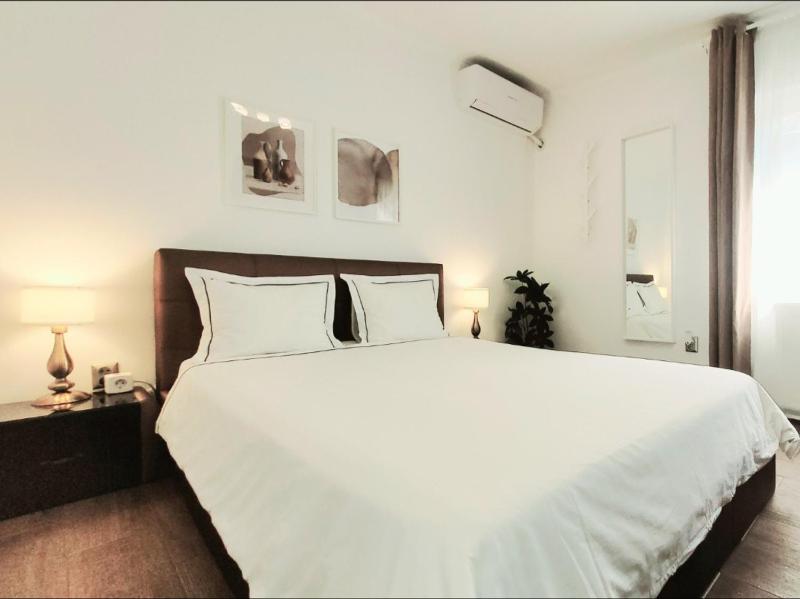 One-Bedroom Apartment image 1