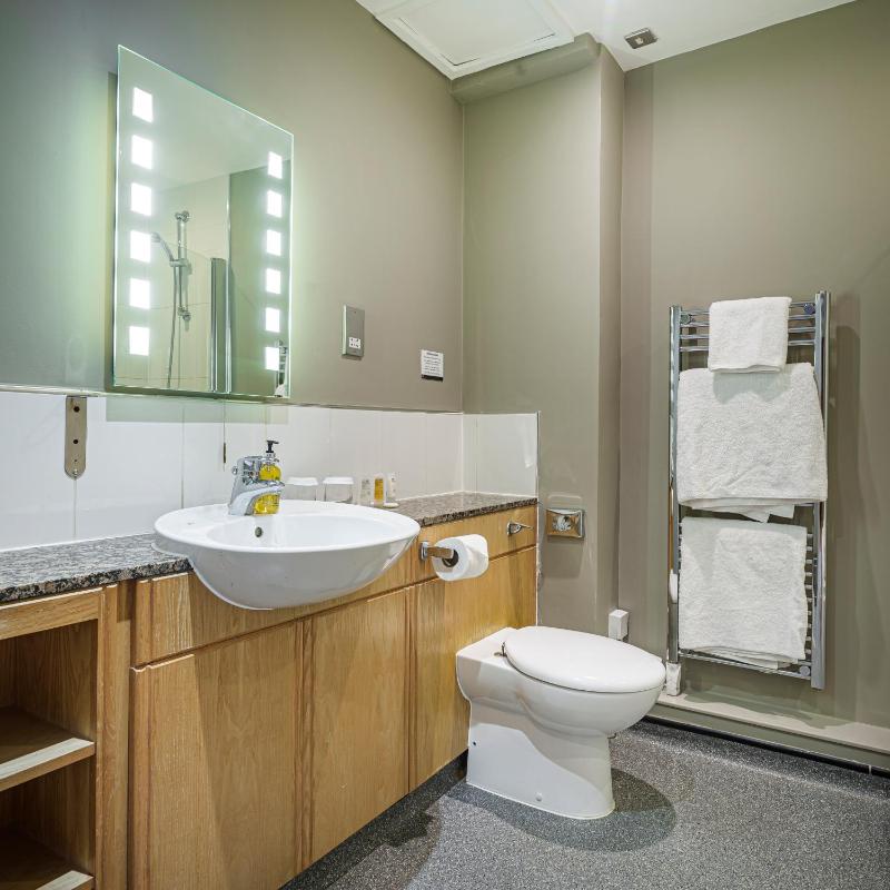 Deluxe Double Room image 2
