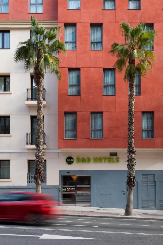 B&B HOTEL Alicante Centro - image 18