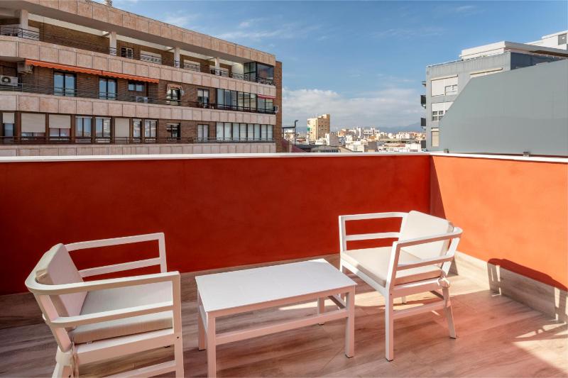 B&B HOTEL Alicante Centro - image 14
