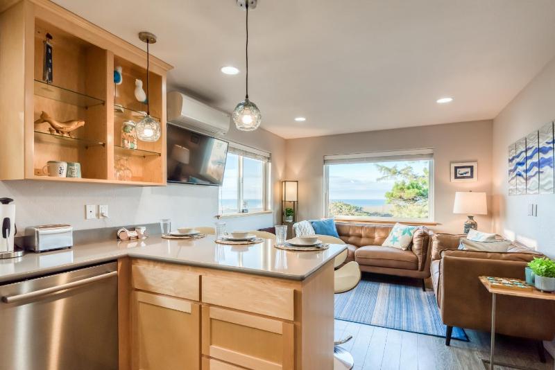 Pacific Peek One - OceanView - EV Charger - Pet OK - image 35