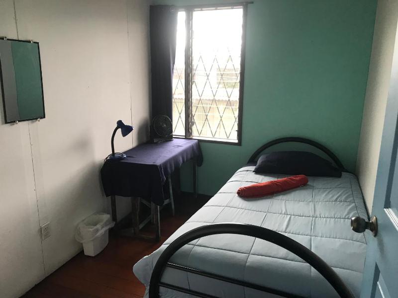 Economy Single Room with Shared Bathroom image 2