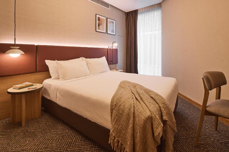 Standard Queen Room image 1