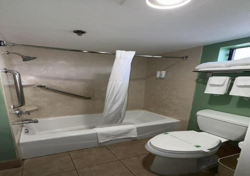 Standard Room, 2 Queen Beds, Non Smoking image 1