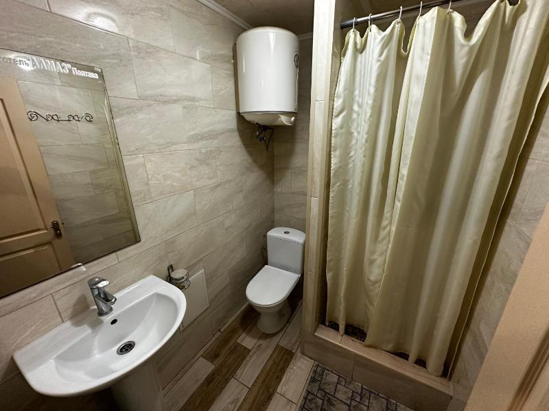 Triple Room with Shared Bathroom image 2