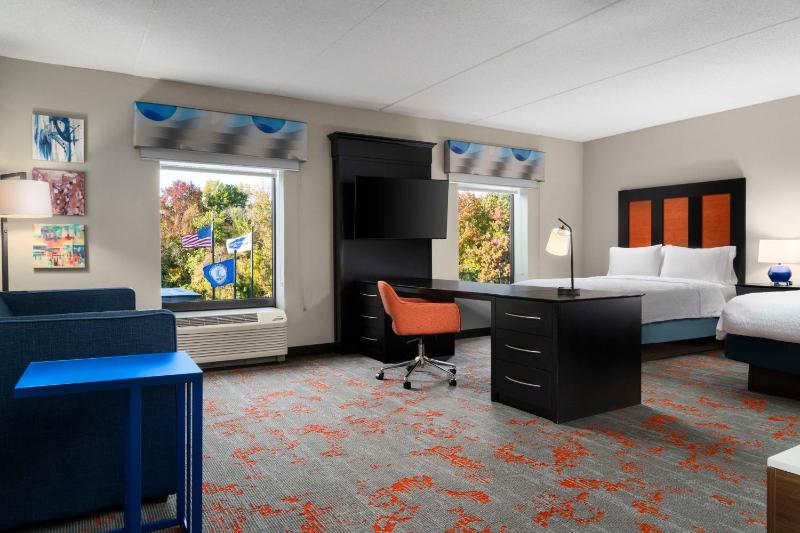 Two Double Bed Suite - Non Smoking image 3