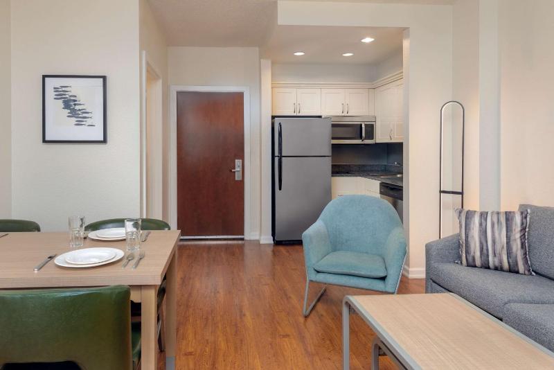 Two-Bedroom Suite image 4