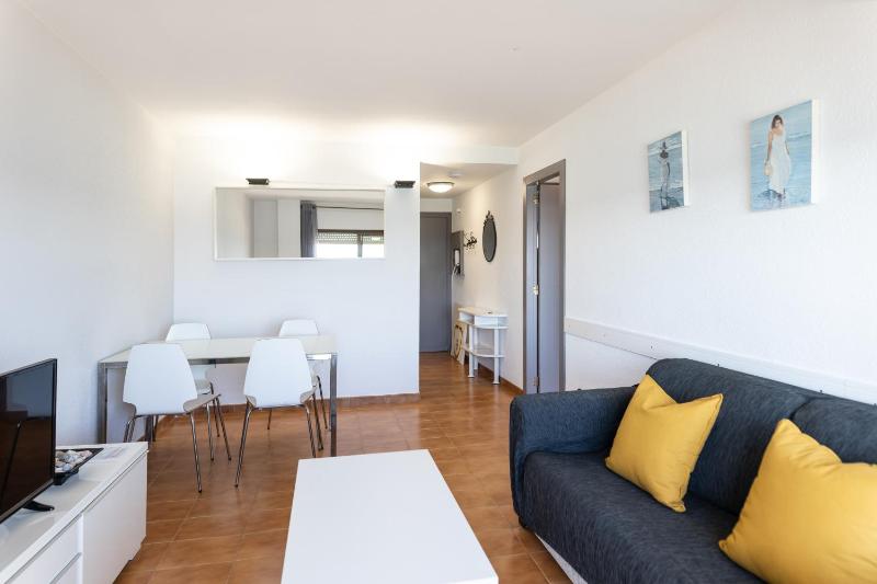 Two-Bedroom Apartment with Sea View (4 Adults) image 4