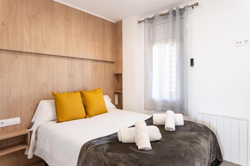 Superior Two-Bedroom Apartment with Seaview image 2