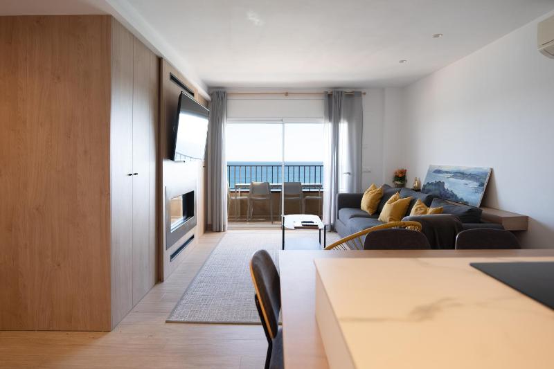 Superior Two-Bedroom Apartment with Seaview image 4