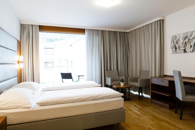 Double Room with Balcony - Annex image 2