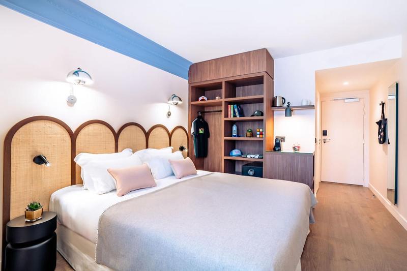 Double Room image 3