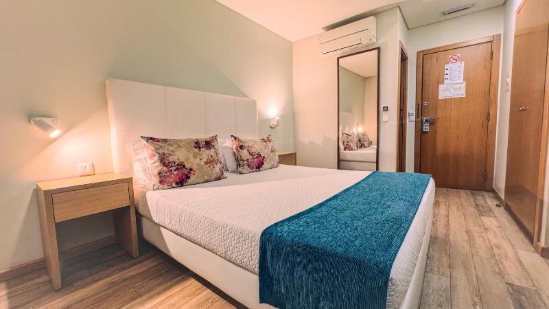  Double Room image 2