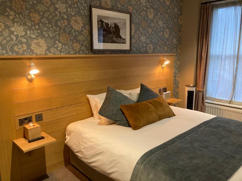 Double or Twin Room image 1