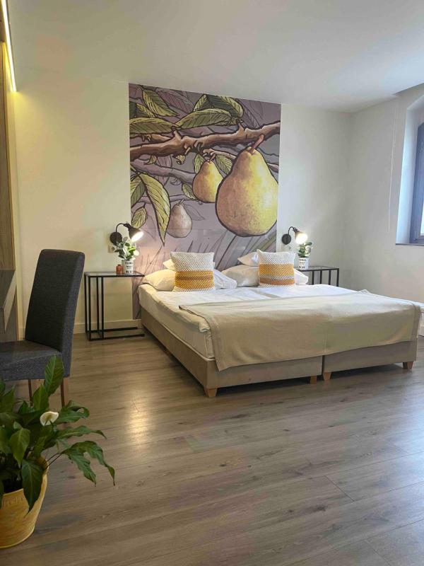 Twin Room image 3