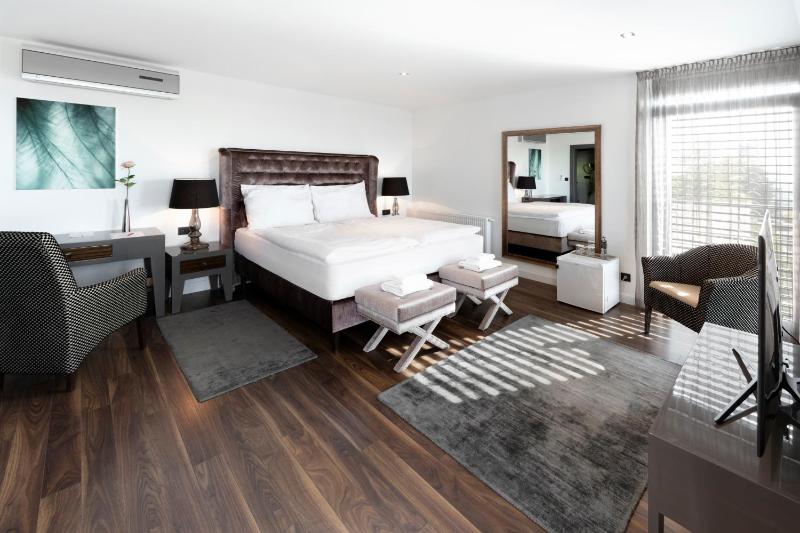 Apartment with View image 1