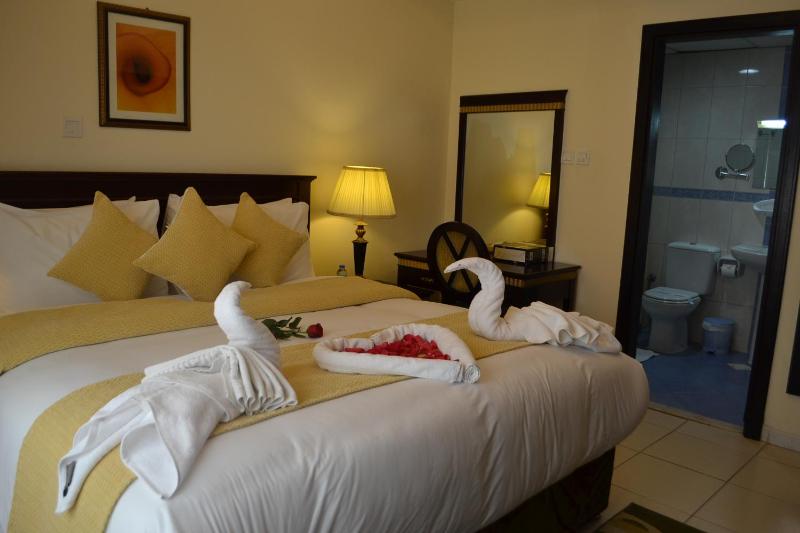 One-Bedroom Apartment image 4