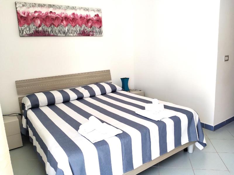 Family Apartment (2 Adults + 2 Children) with Garden View image 2