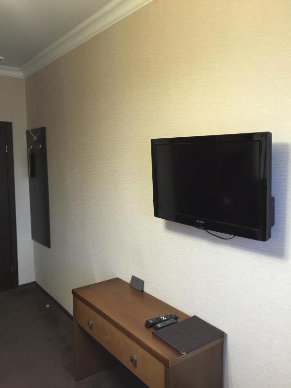 Classic Twin Room image 3