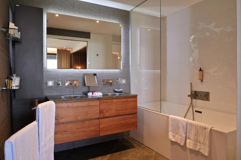 Superior Suite with Sea View image 4