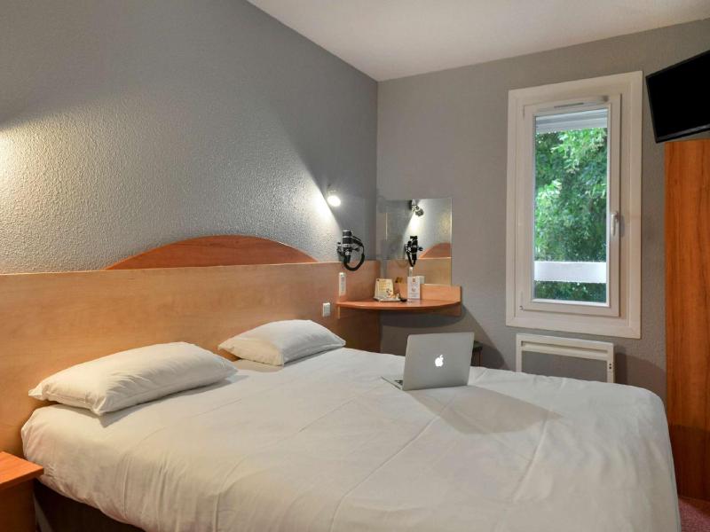 Standard Double Room image 2