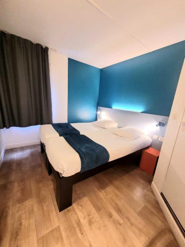 Twin Room image 1