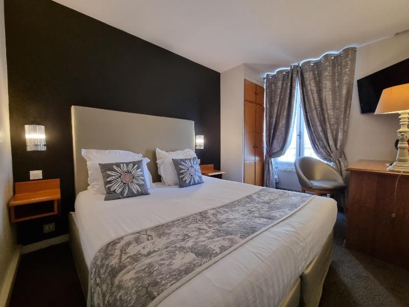 Superior Double Room image 1