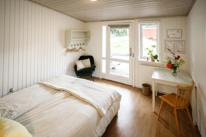 Double Room image 4