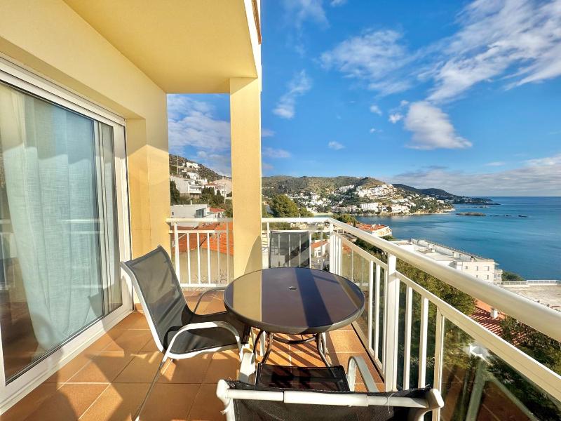 One-Bedroom Apartment image 2