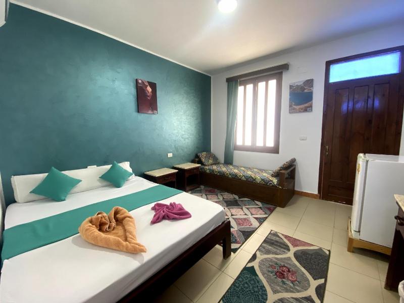 Junior Suite with Pool View image 1
