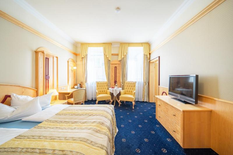 Double Room image 1