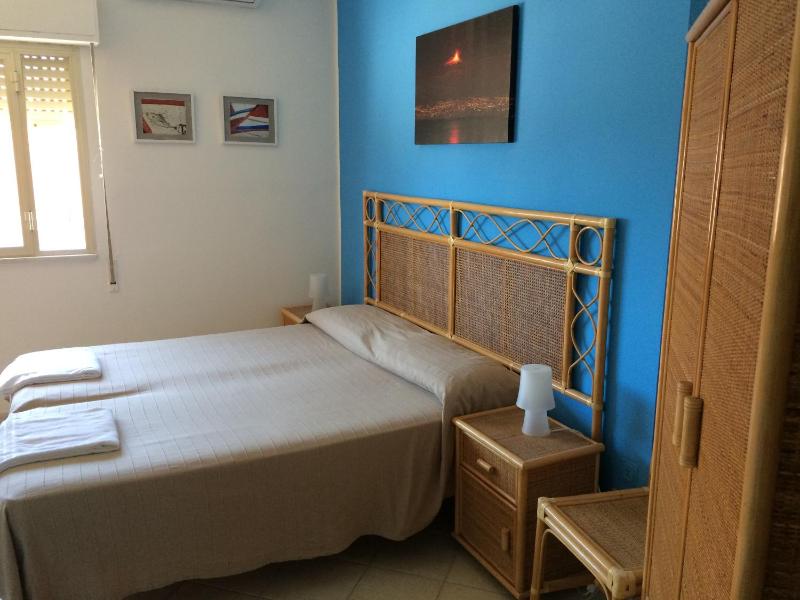 Standard Triple Room with Sea View image 1