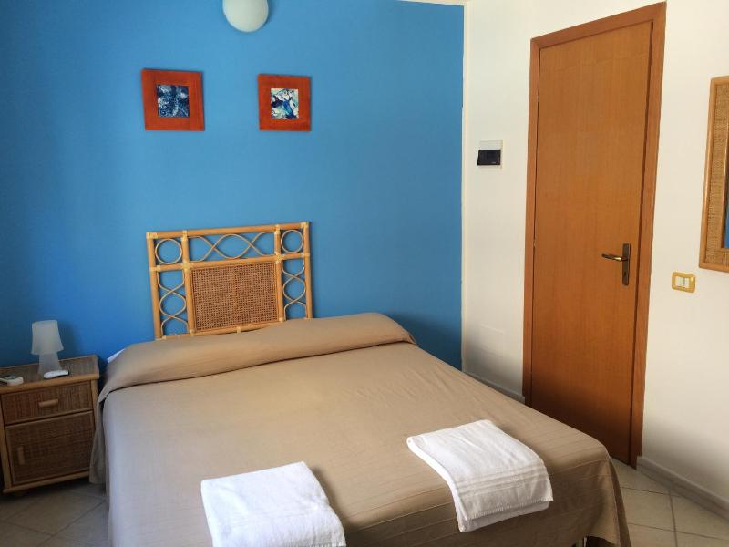 Standard Double Room image 4