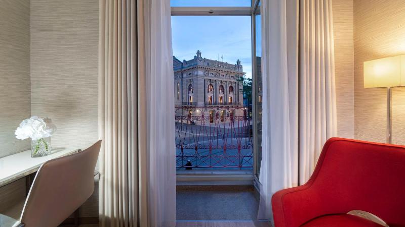 Superior Double or Twin Room with City View image 3