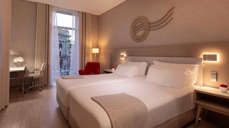 Superior Double or Twin Room with City View image 4