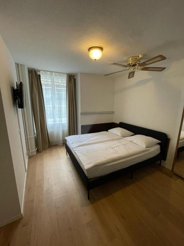Double Room image 3