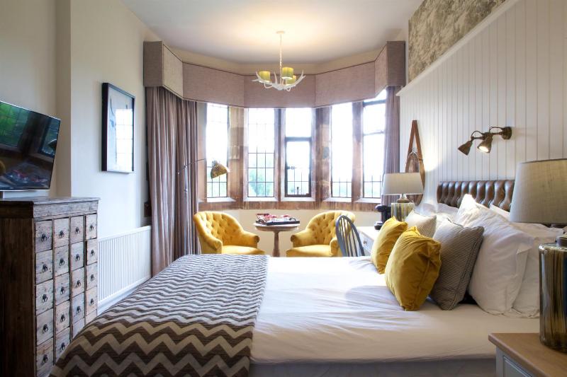 Manor Deluxe Room image 1
