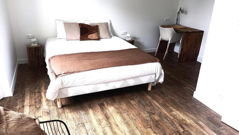 Superior Double Room image 1