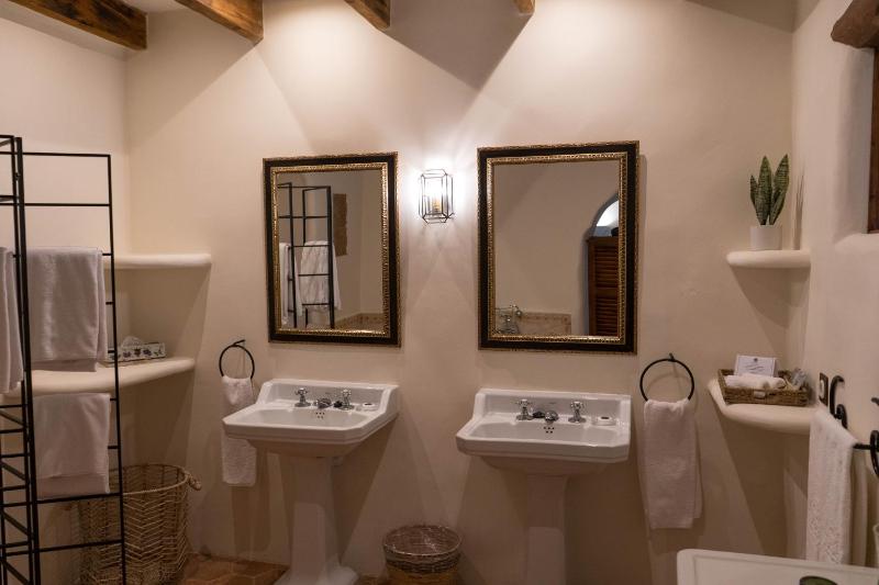 Suite with Terrace - Unlimited Golf Included image 4