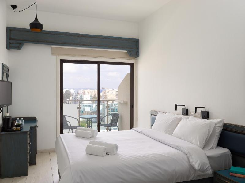 Standard Double Room with Pool View image 1