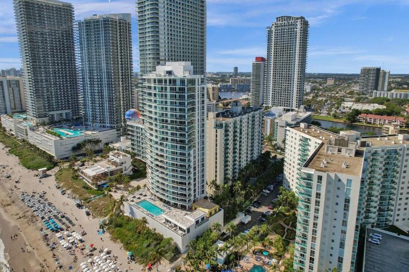 Luxury Oceanfront 3 Bedroom condo on the beach 16 Floor - image 45