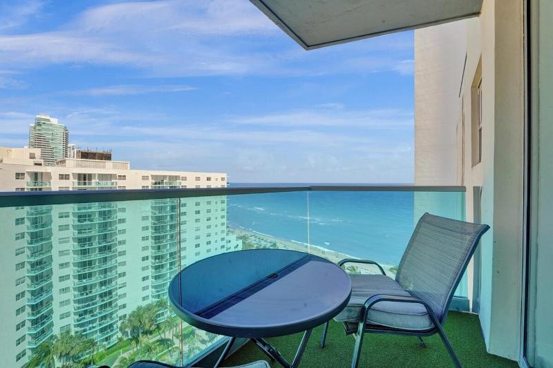 Luxury Oceanfront 3 Bedroom condo on the beach 16 Floor - image 11