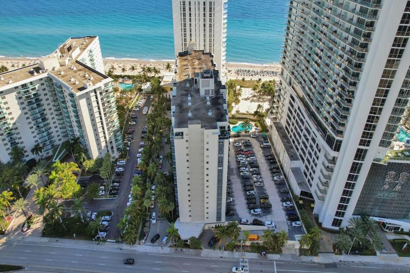 Luxury Oceanfront 3 Bedroom condo on the beach 16 Floor - image 15