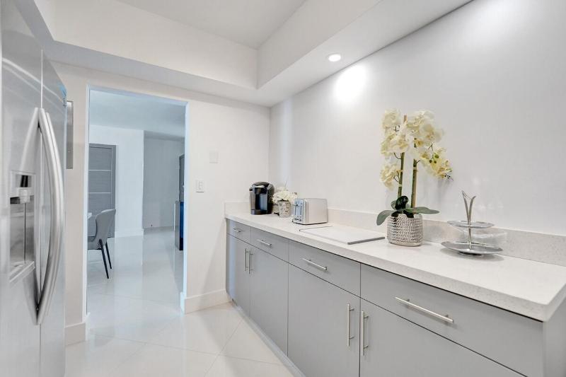 Luxury Oceanfront 3 Bedroom condo on the beach 16 Floor - image 3