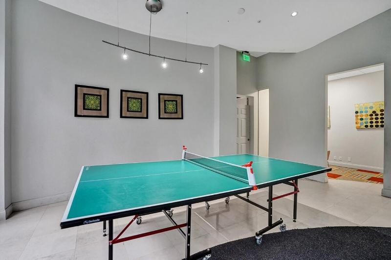 Luxury Oceanfront 3 Bedroom condo on the beach 16 Floor - image 8