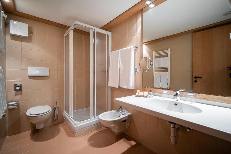  Suite image 2