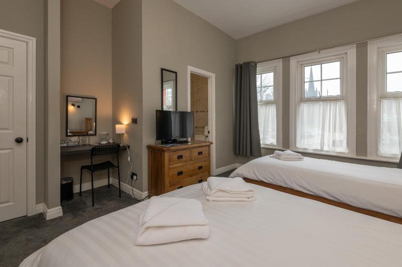 Comfort Triple Room image 3
