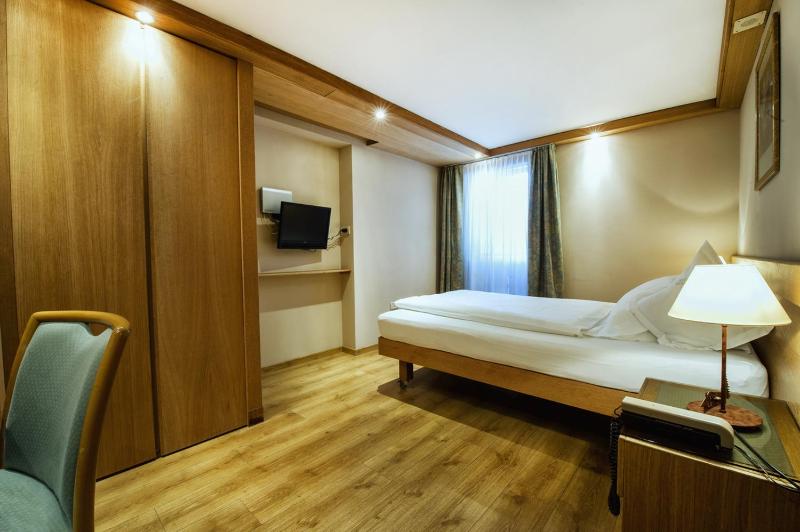 Single Room image 3