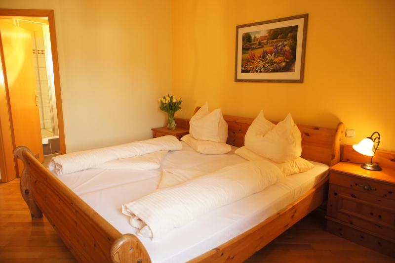Double Room image 4